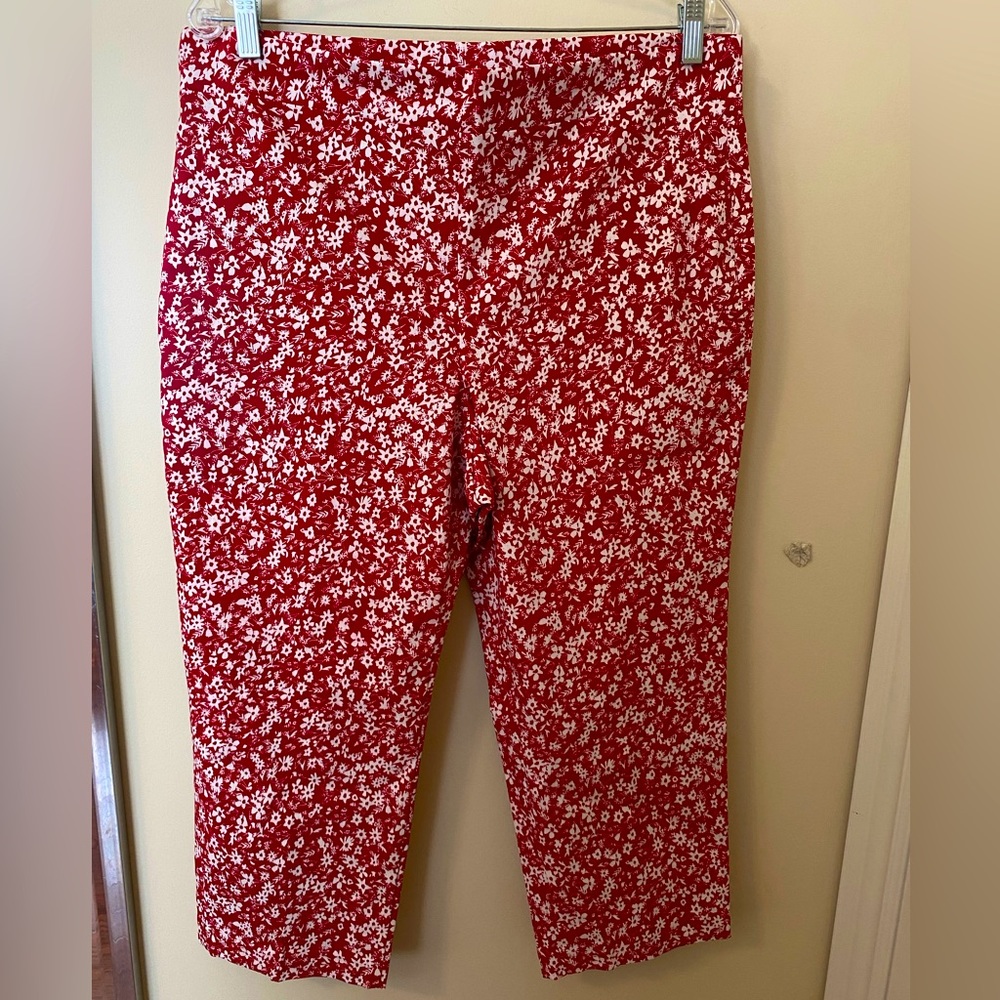 Red and white 1X very stretchy capri